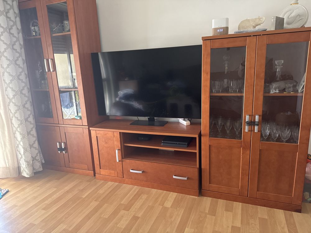 Conjunto movel tv com armários e prateleiras