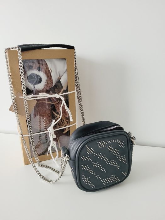 Czarna mała torebka Mango dżety