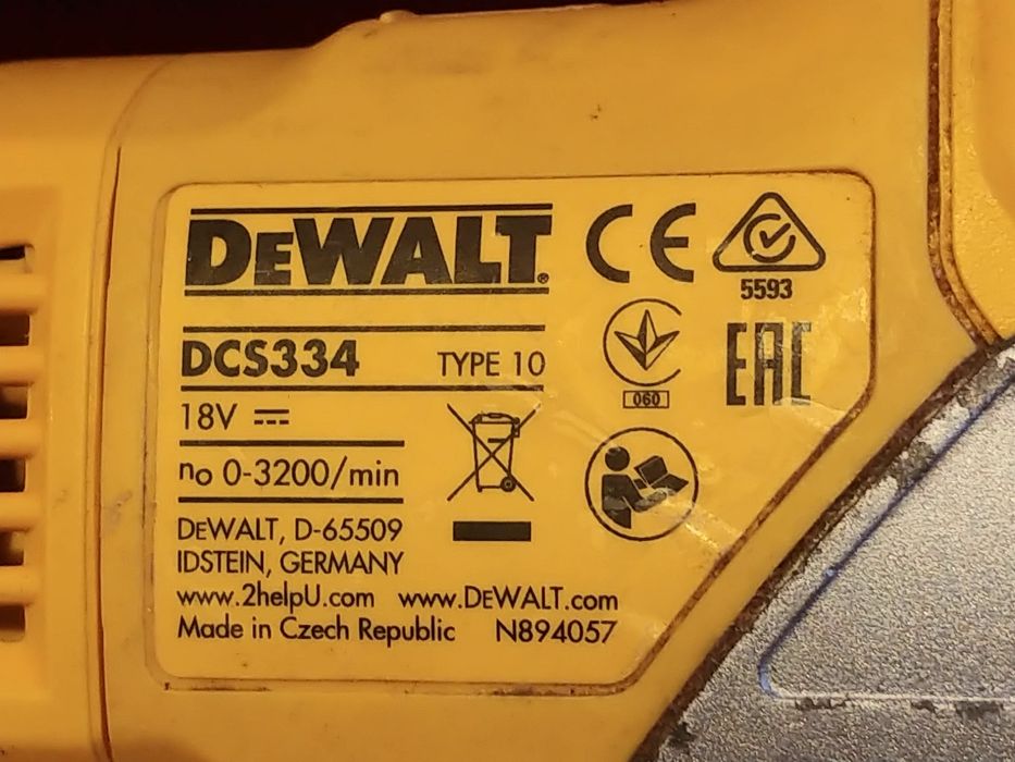 Wyrzynarka dewalt dcs334