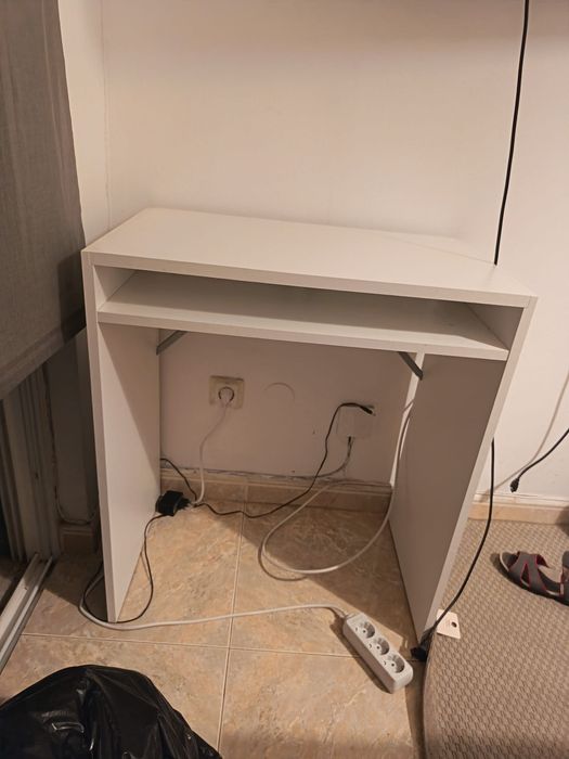 Secretária branca Ikea