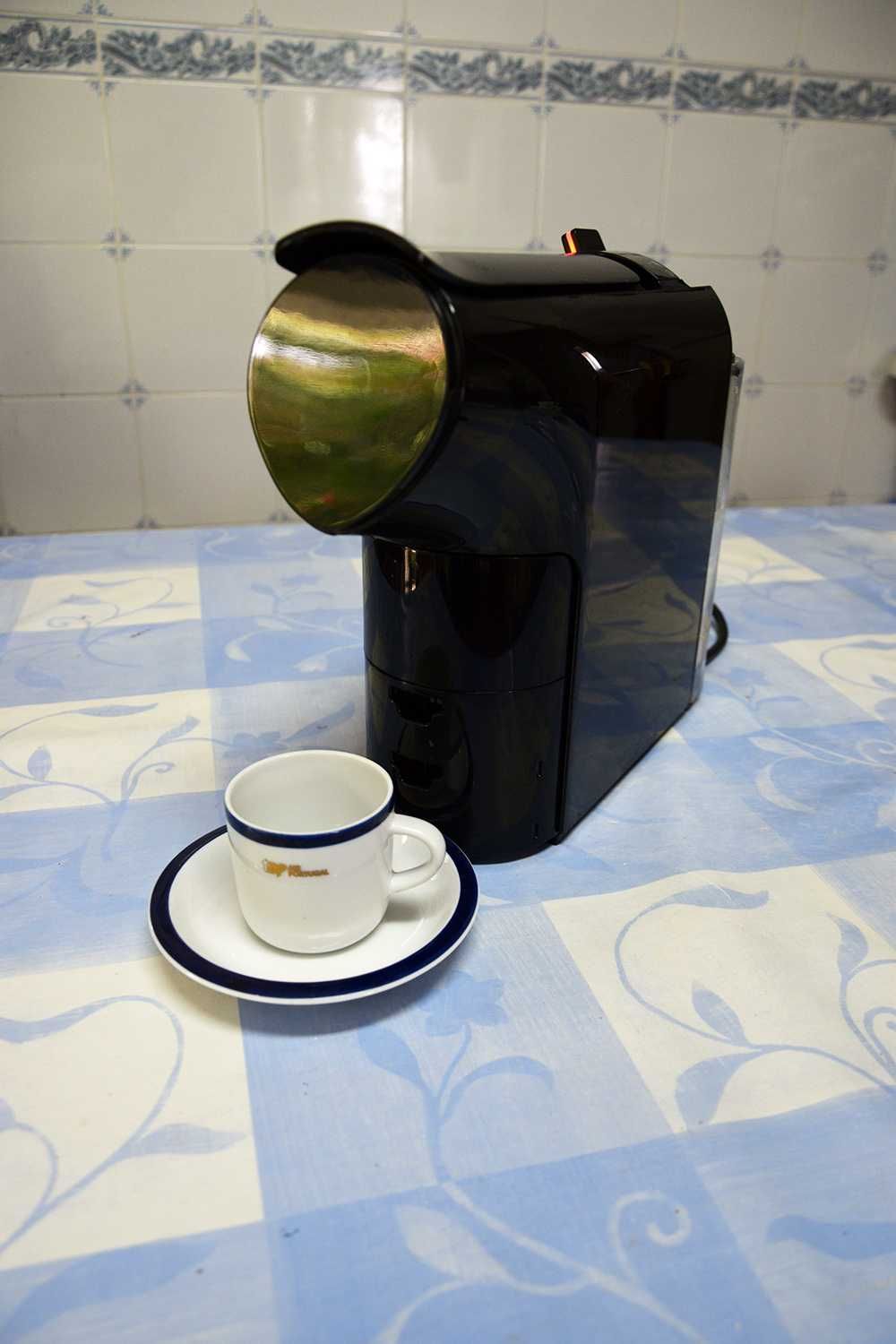 Máquina Café Capsulas Continente