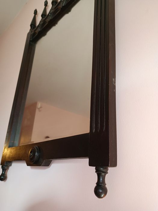 Espelho vintade em madeira maciça. Exemplar estado de conservação 
Med