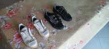 2 pares de tenis (para trabalho e desgasto)
