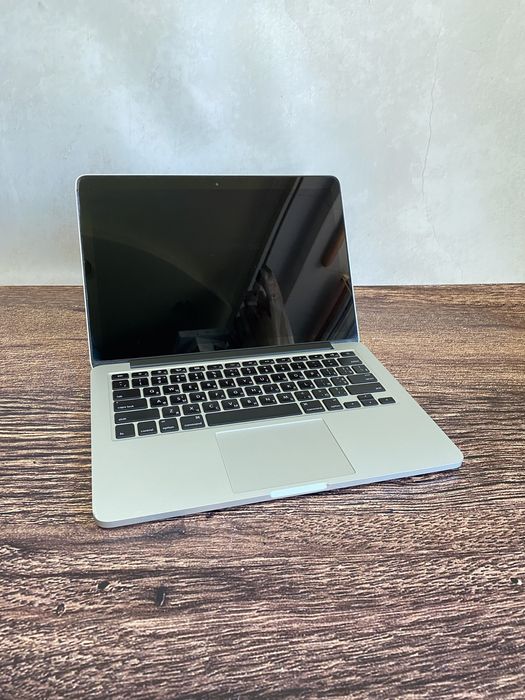 Apple MacBook Pro 13.3, 2015год, core-i5,озу-8gb,ssd-256gb