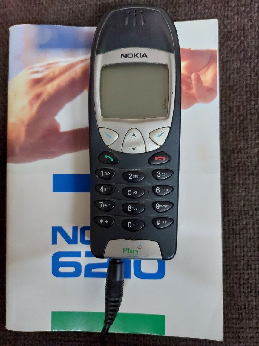 Nokia 6210 z ładowarką