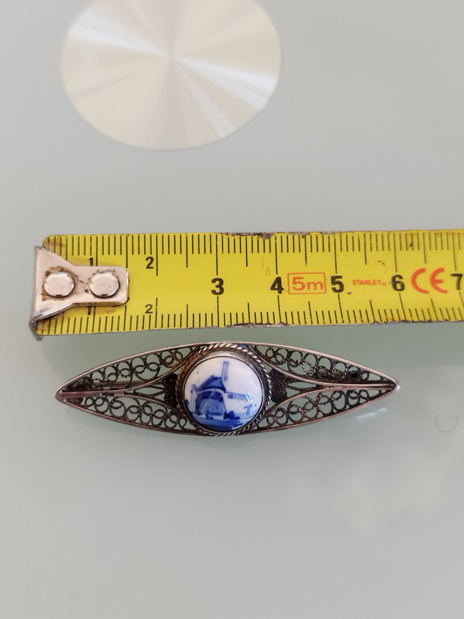 Lindo broche antigo em prata holandesa Estado muito bom. Soco na frent