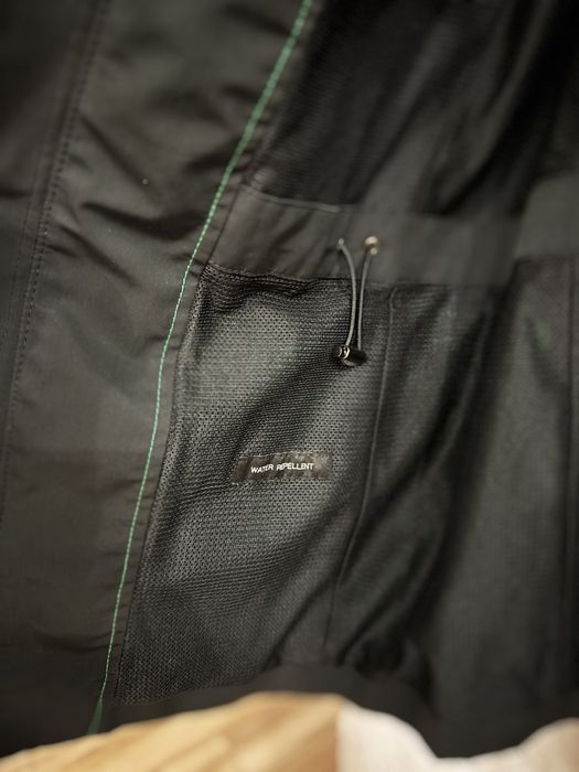 Чоловіча куртка hugo boss