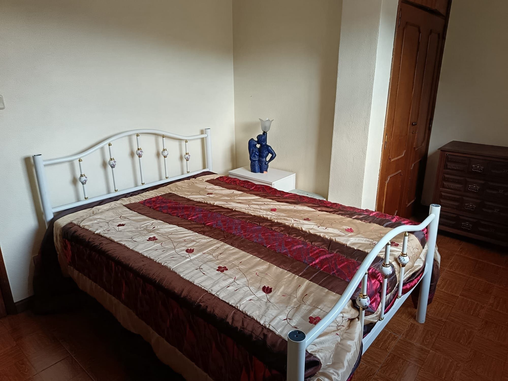 Casa para alugar ao ano T2