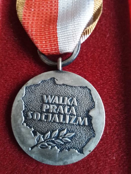 Medal 40 lecie PRL walka praca socjalizm 1984 r w etui plus okładka