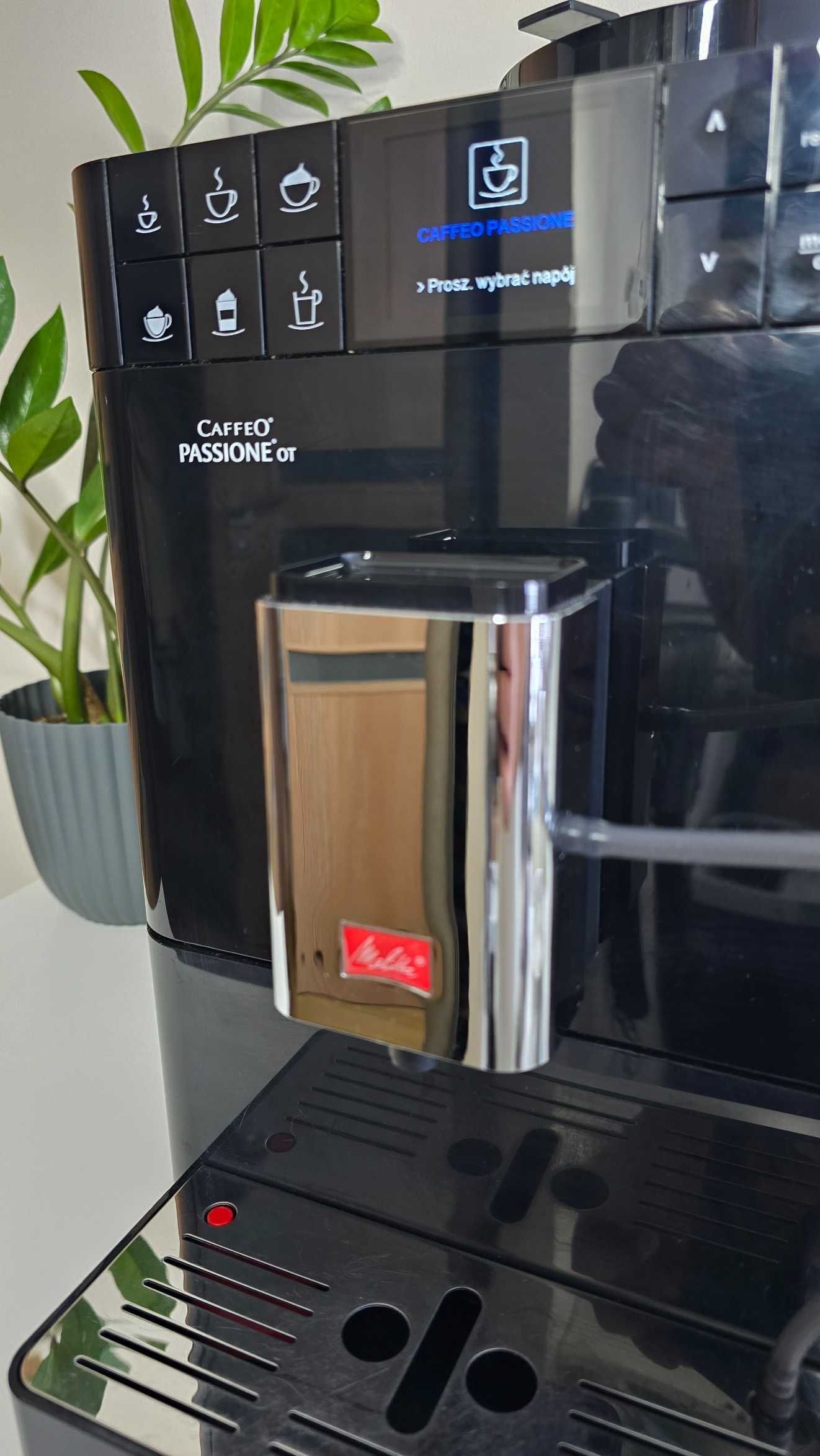 Ekspres ciśnieniowy Melitta Passione OT dwie kawy mleczne, One touch