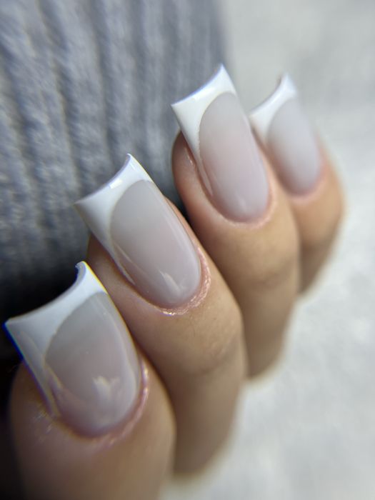 Манікюр / педикюр / нарощення нігтів / подологія