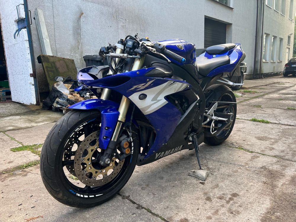 Yamaha r1 rn12 2004 uszkodzona