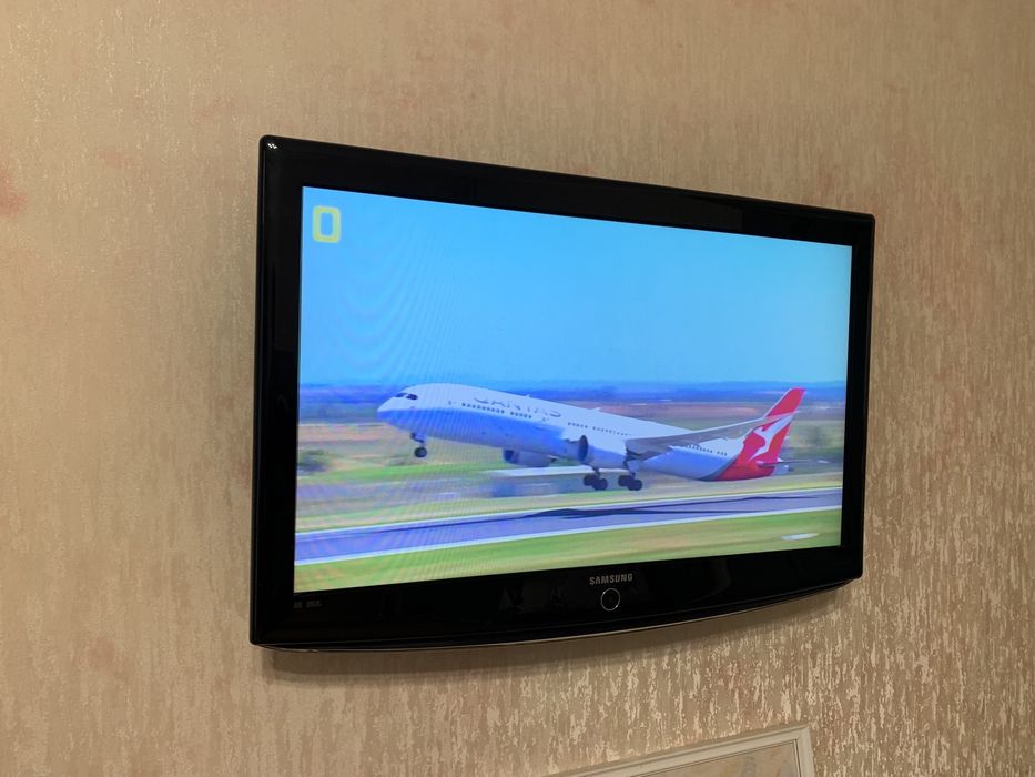 Телевизор Samsung LE3782B - 94 см, в отл.сост., с пультом.