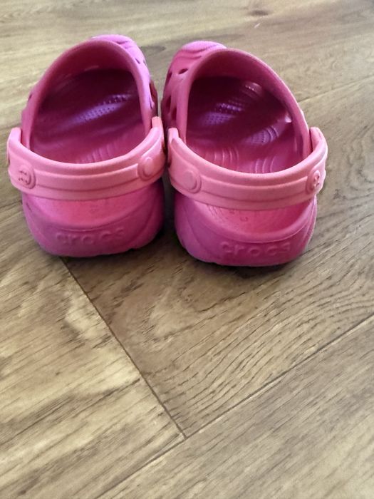 Продам кроксы для девочки розовые