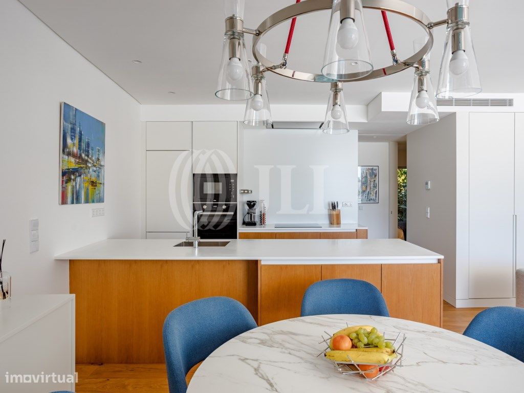 Apartamento T2 com garagem no LAKE 24, em Vilamoura, Algarve