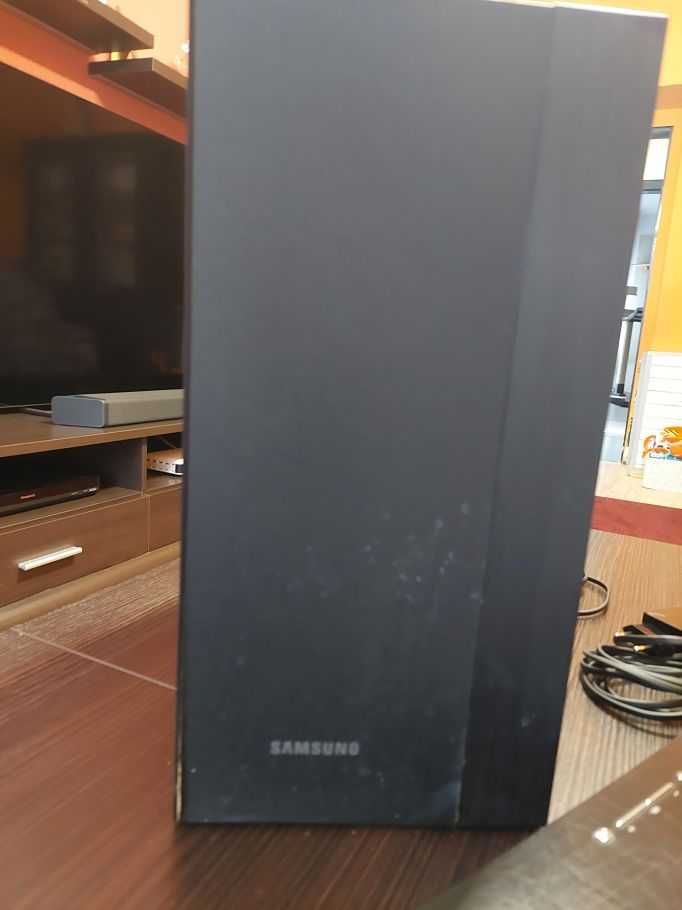 Zakrzywiony Soundbar HW-M4500 2.1