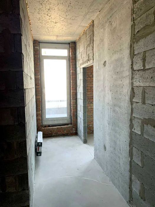 Продам  дворiняну 3-кімнатну квартиру  ЖК "Варшавський Плюс"