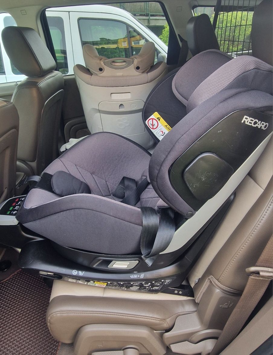 Fotelik  RECARO obrotowy 360°  Isofix