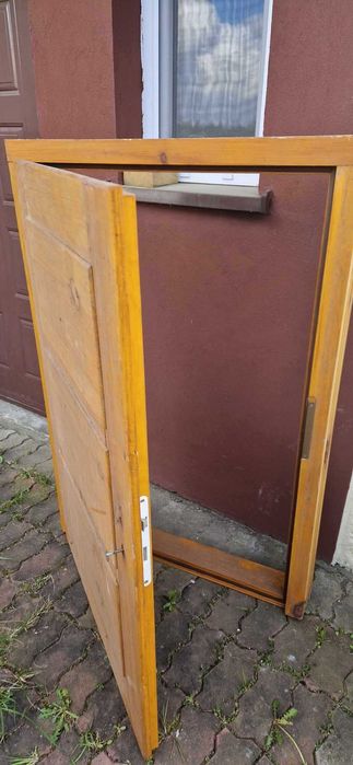 Sprzedam drzwi zewnętrzne lewe