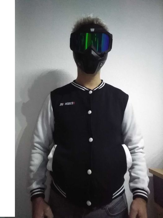 Casaco Blusão Resident Evil Umbrella