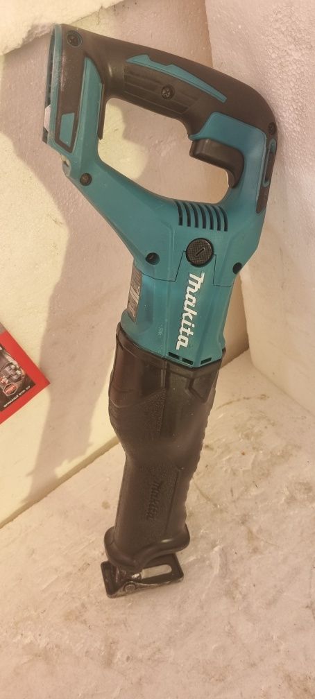 Piła szablasta Makita djr186z