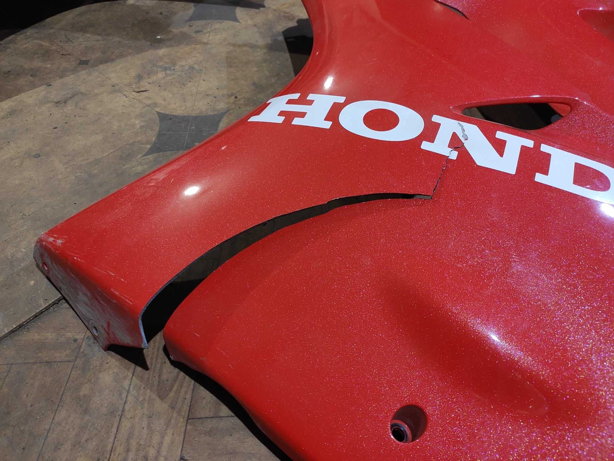 Ориг. боковой пластик (под пайку), хвост (В идеале) для Honda VFR 800