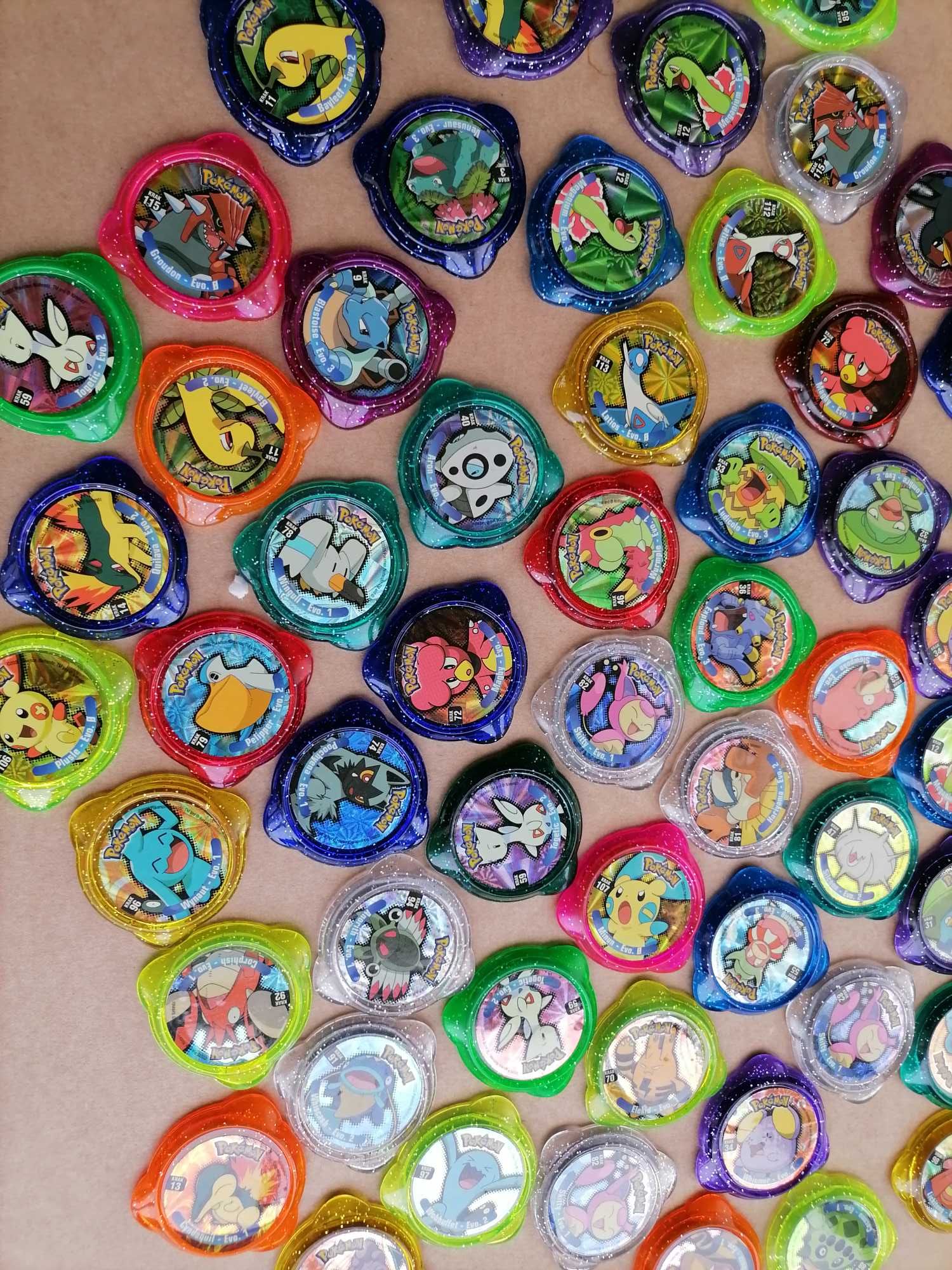 POKÉMON Lote 72 Tazos (Preço do lote) Desocupar Espaço