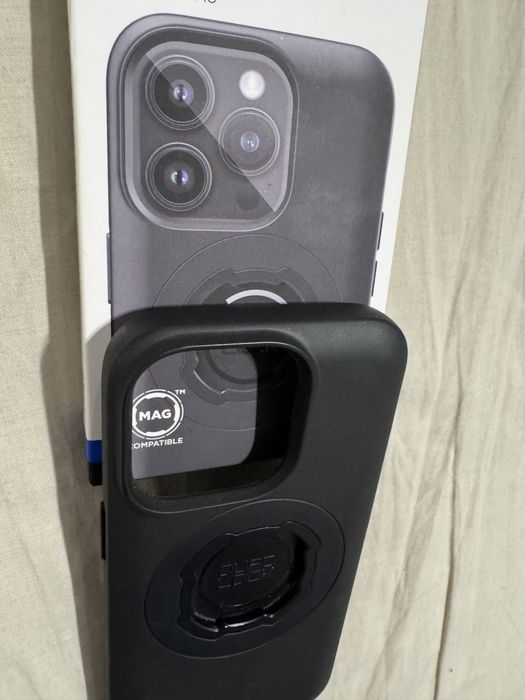 Etui Quad Lock MAG (magnetyczne) Iphone 14 PRO