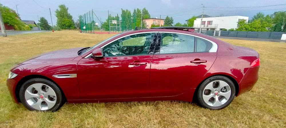 Jaguar XE Jaguar XE R-Sport 2.0 Turbo • 2017 • Niski przebieg• Stan bardzo dobry