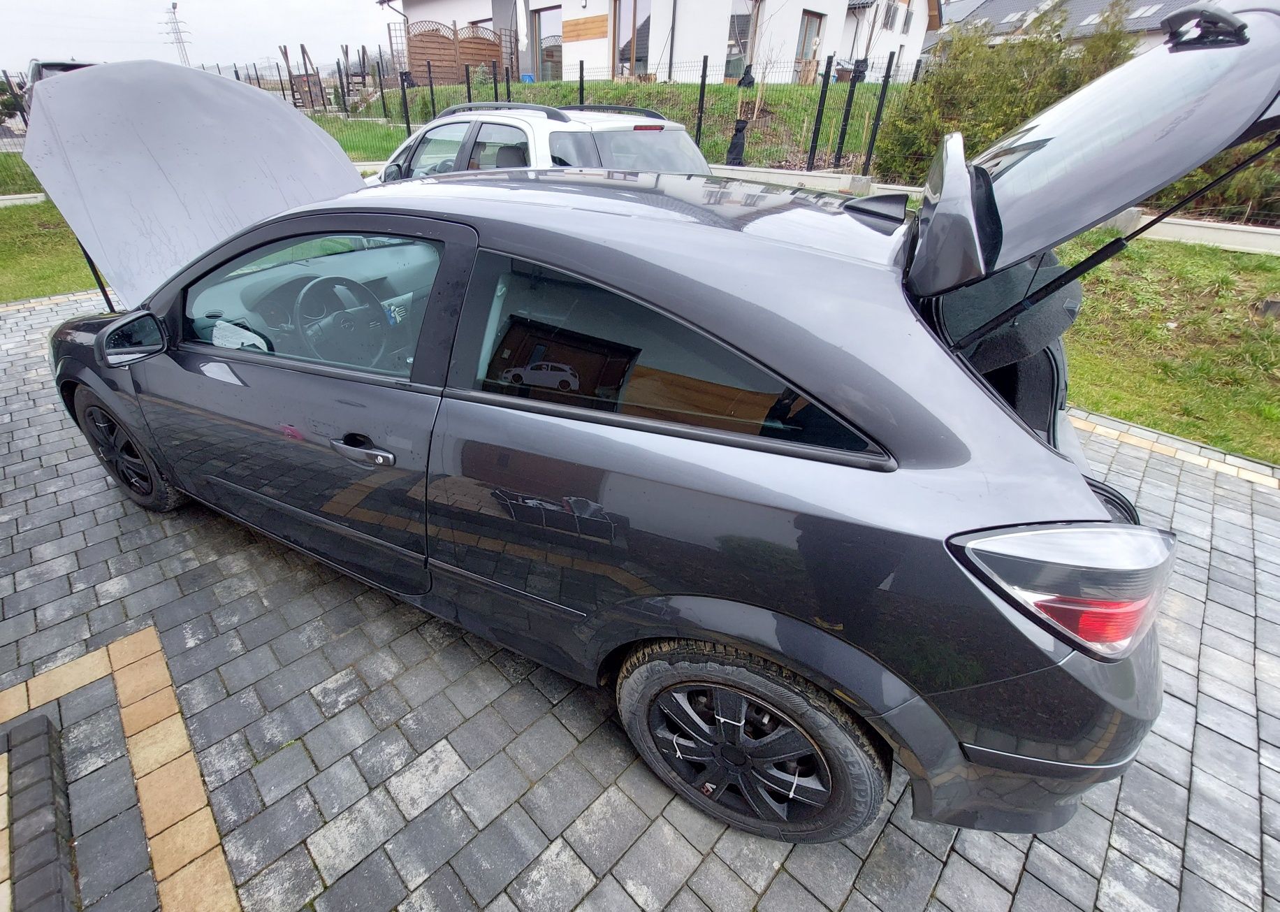 Opel Astra GTC 1,6