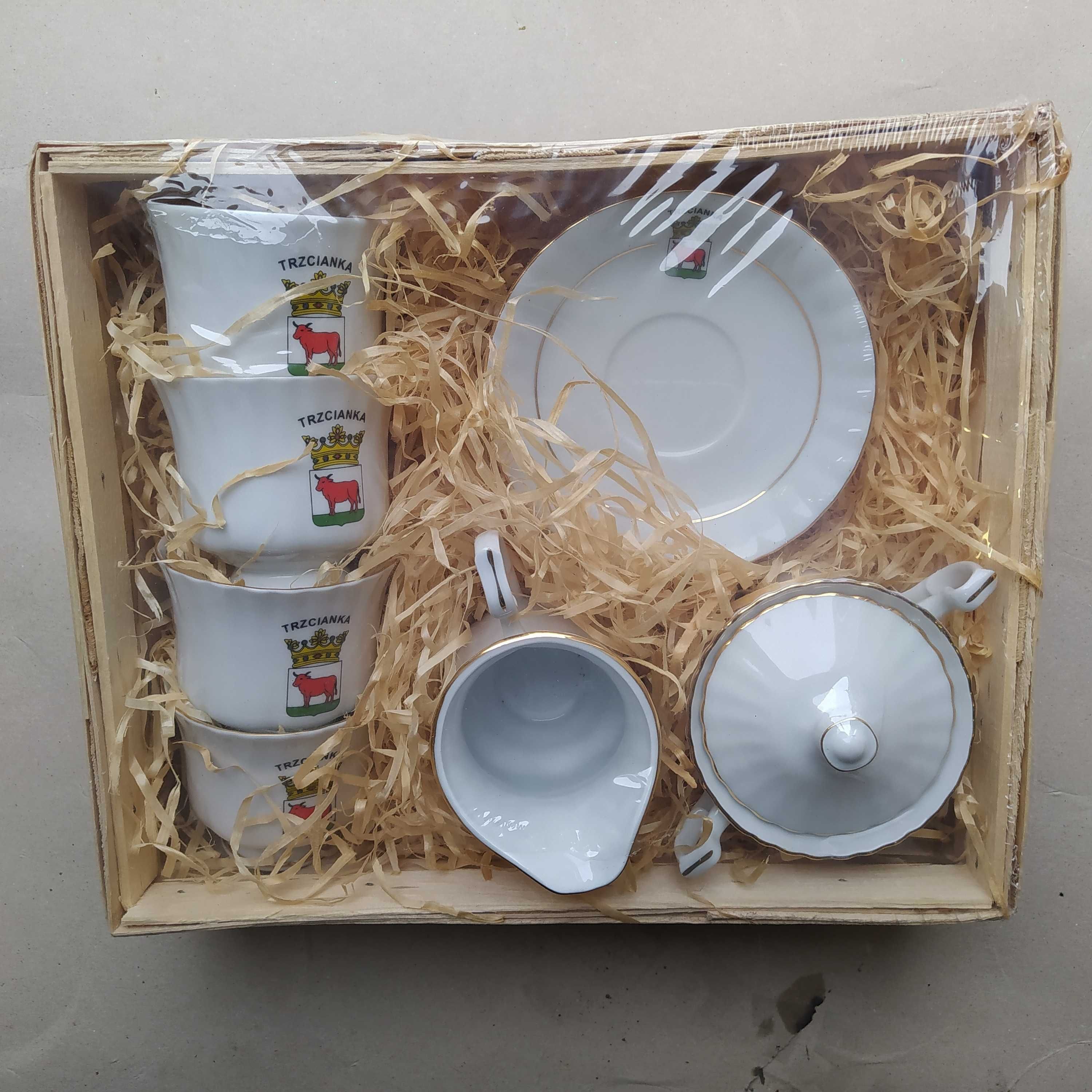 Serwis kawowy porcelana Chodzież logo Trzcianka