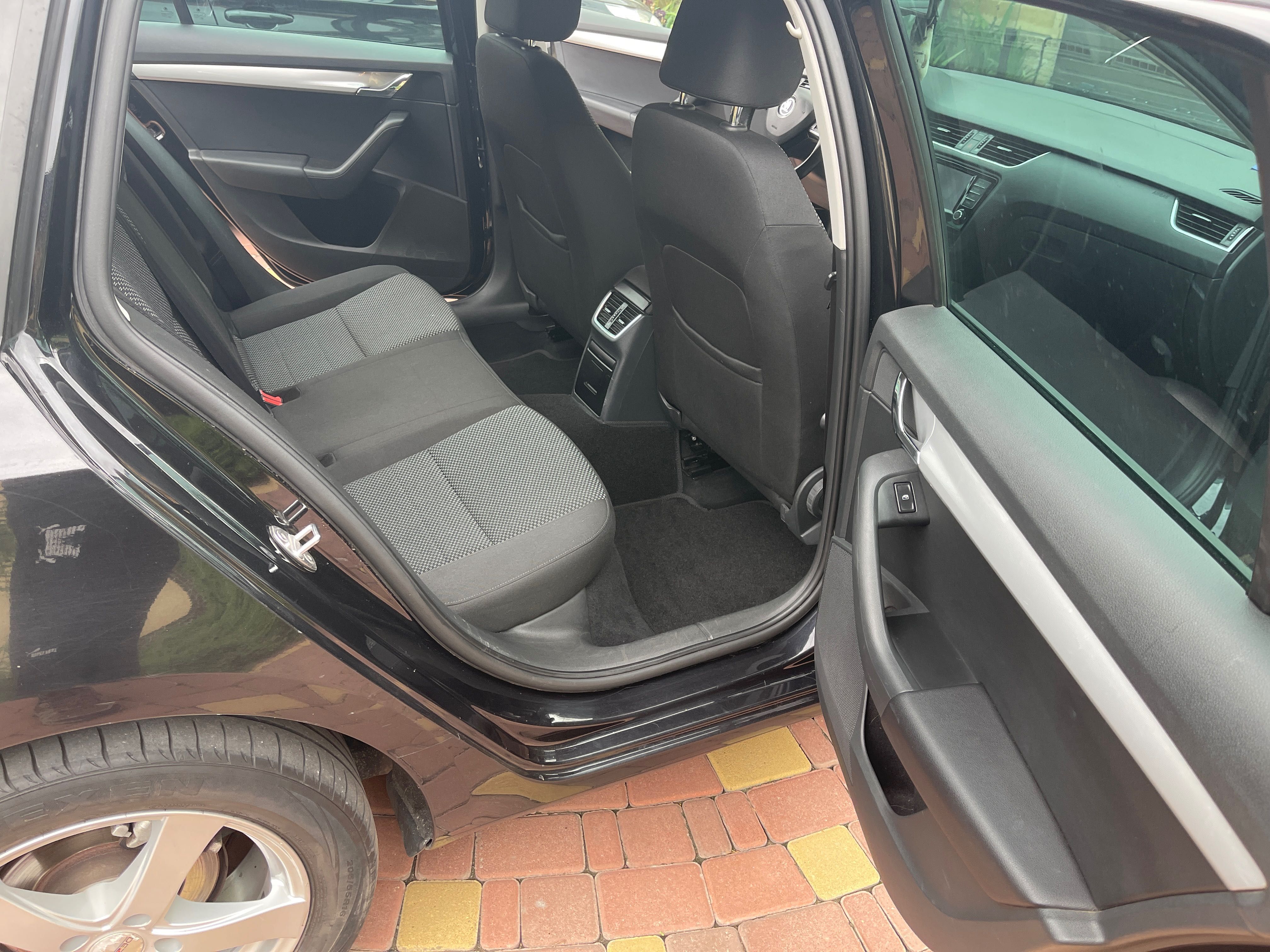 Skoda Octavia A7 universal 2.0 diesel automate