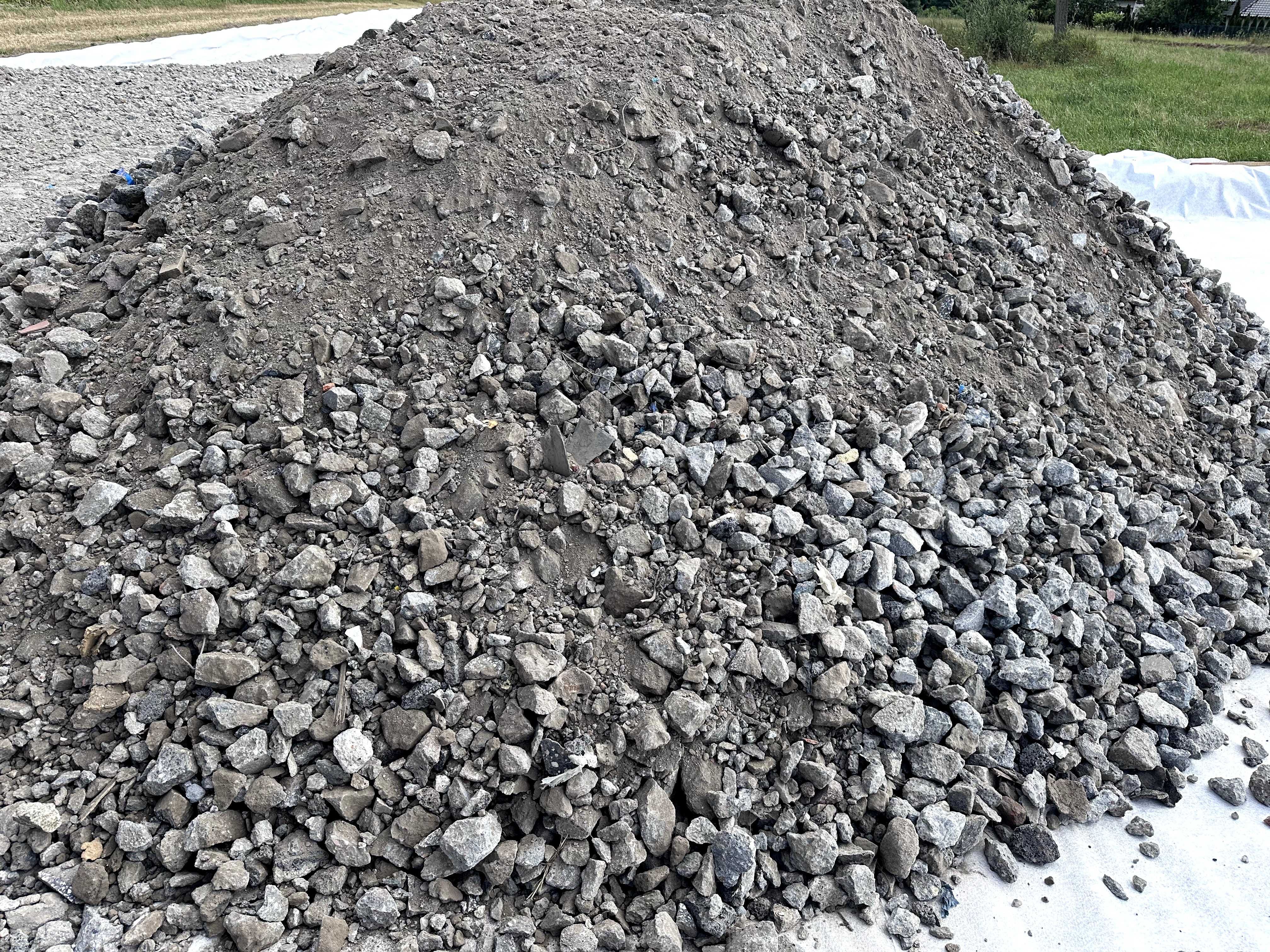 Gruz betonowy, beton kruszony, przekrusz betonowy, kruszywo betonowe
