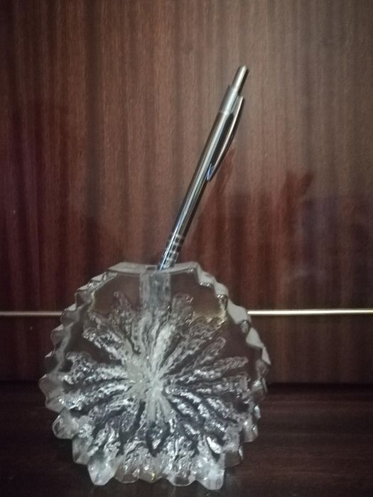 Интерьерная вещь для кабинета, держатель для ручки.отличный подарок