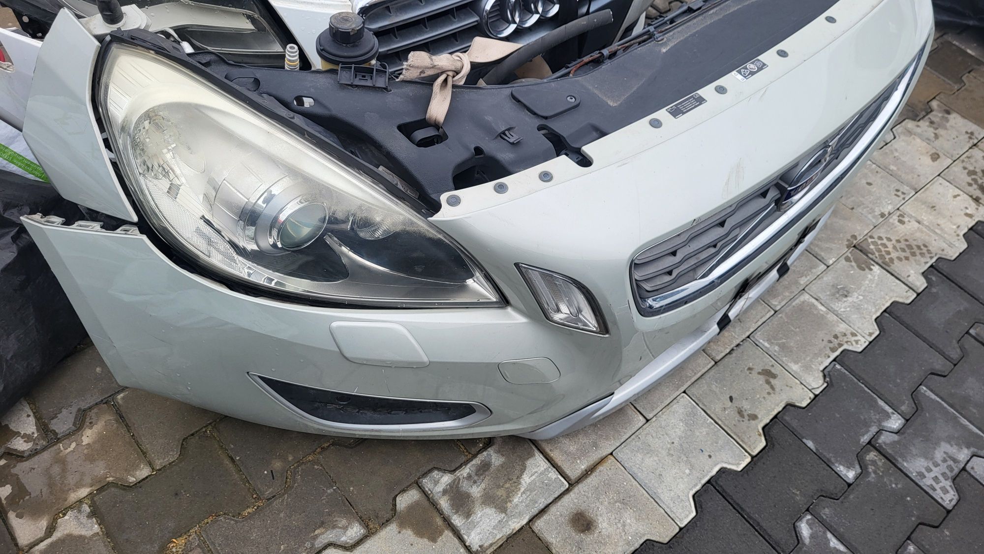 Volvo v60 s60 Przód Zderzak przedni chłodnice xenon atrapa grill