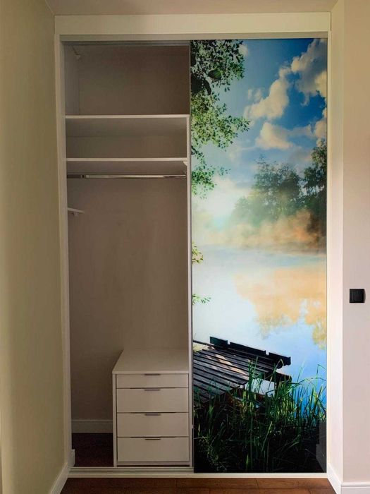 Szafa w zabudowie na wymiar grafika molo jezioro natura