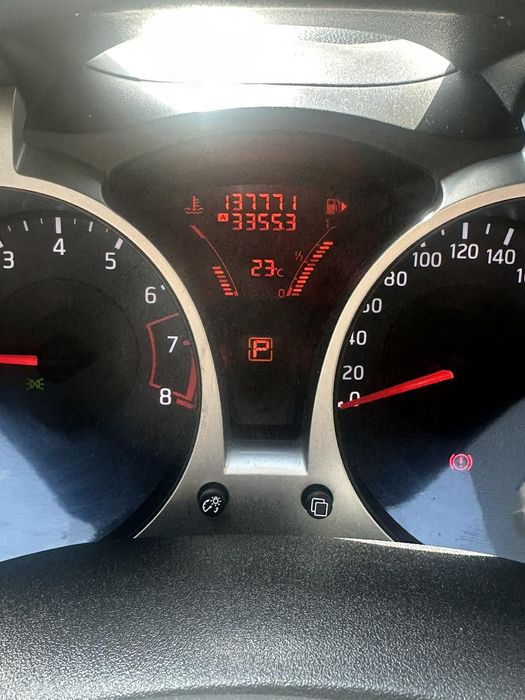 Ниссан Жук 13г Куплен в салоне