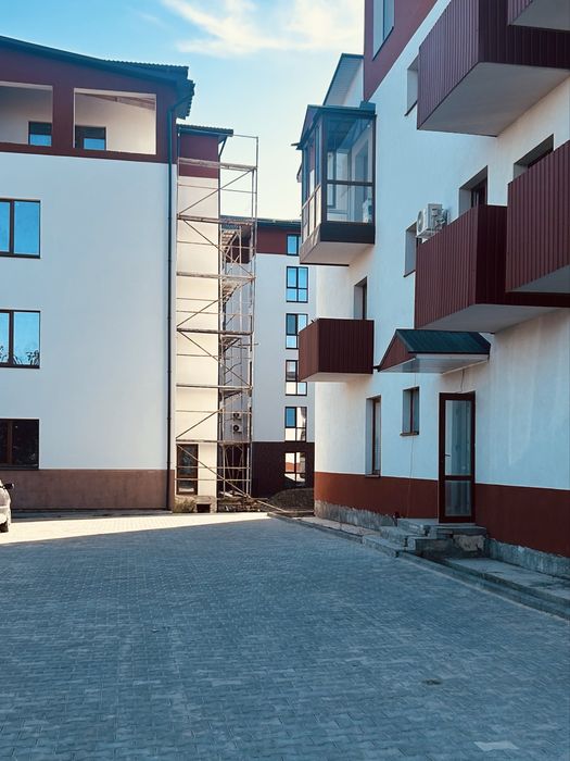 Продам двох кімнатну квартиру в новобудові ,район пологового будинку
