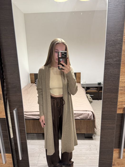 Жіночий кардиган