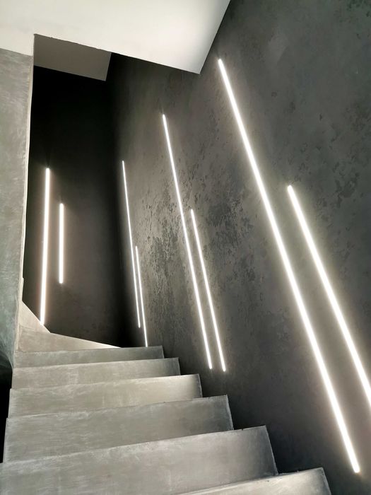 Dekoracje ścian beton architektoniczny tynki dekoracyjne malowanie