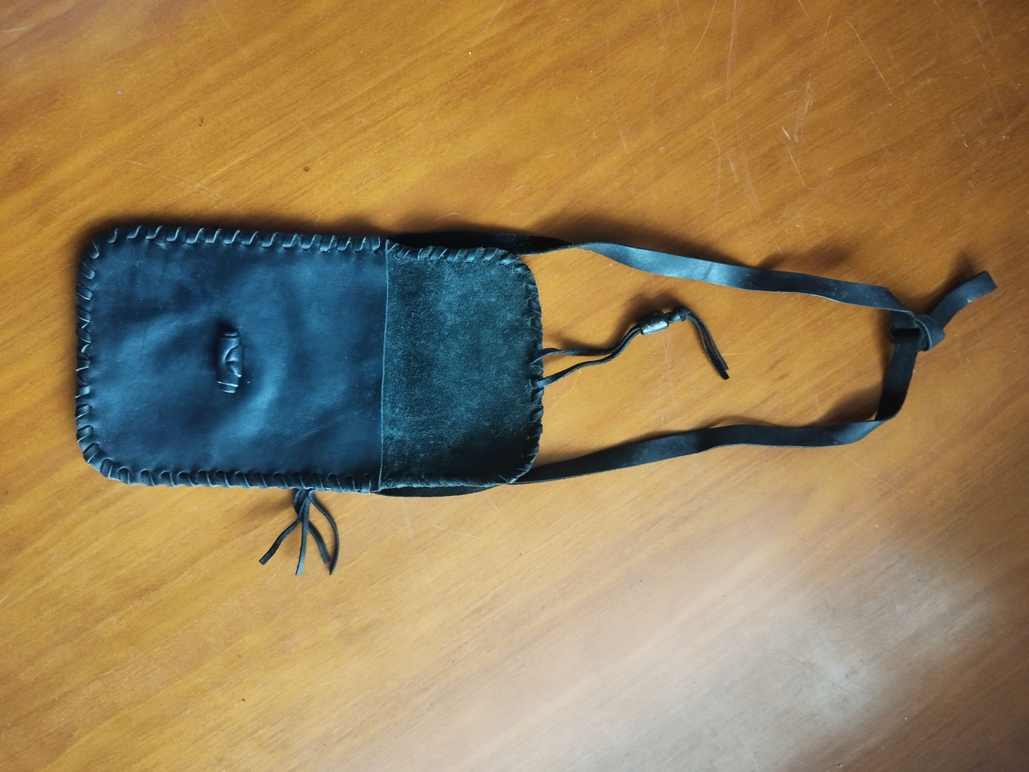 Bolsa pequena em pele