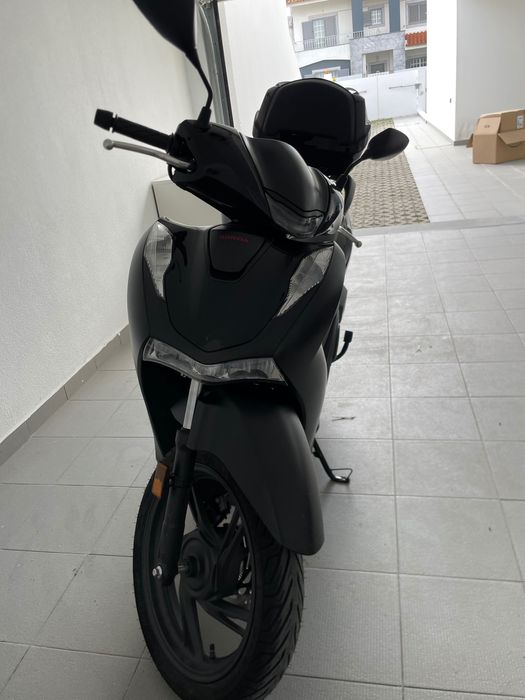 Honda sh125I Smart topbox preta nova só fez 200km