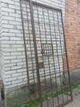 Грати на двері під ключ. Ширина 1,2м , висота 2,5м.