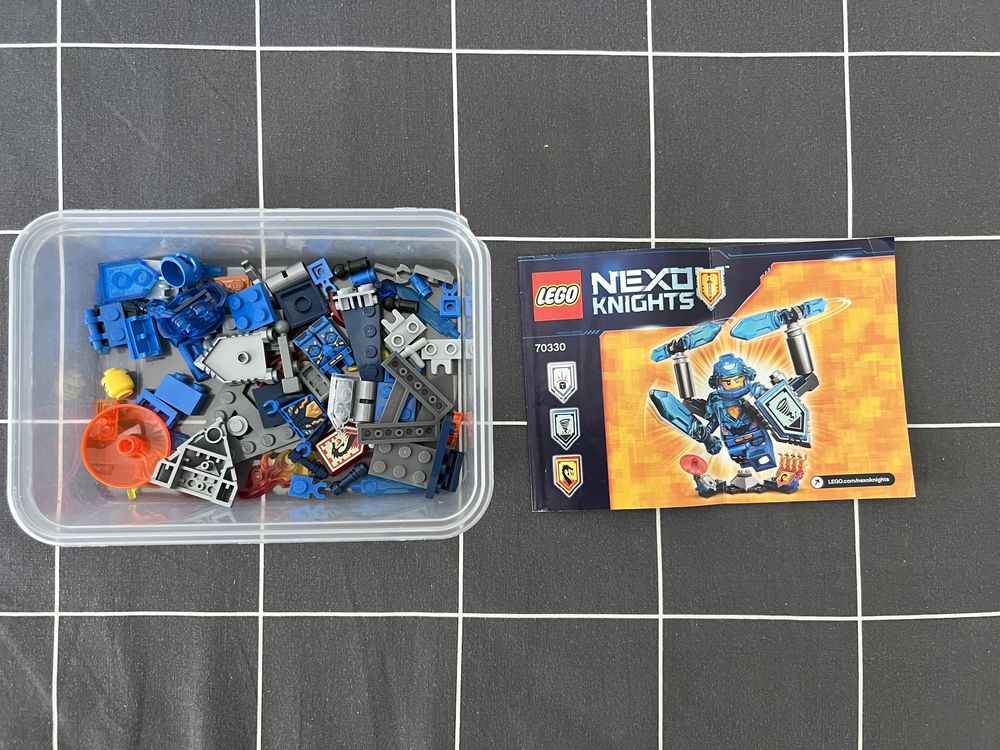 Lego nexo knights 70330