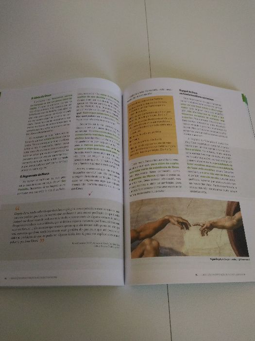 Livro Escolar de Filosofia do 11º Ano. Sem uso.