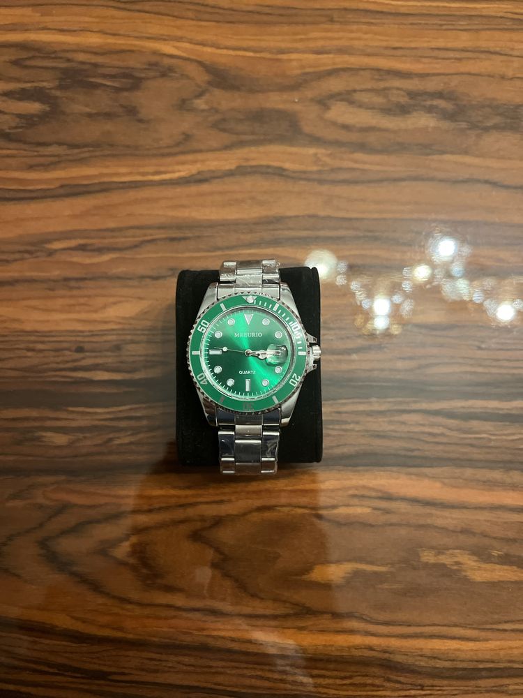 Relógio Verde de Quartz