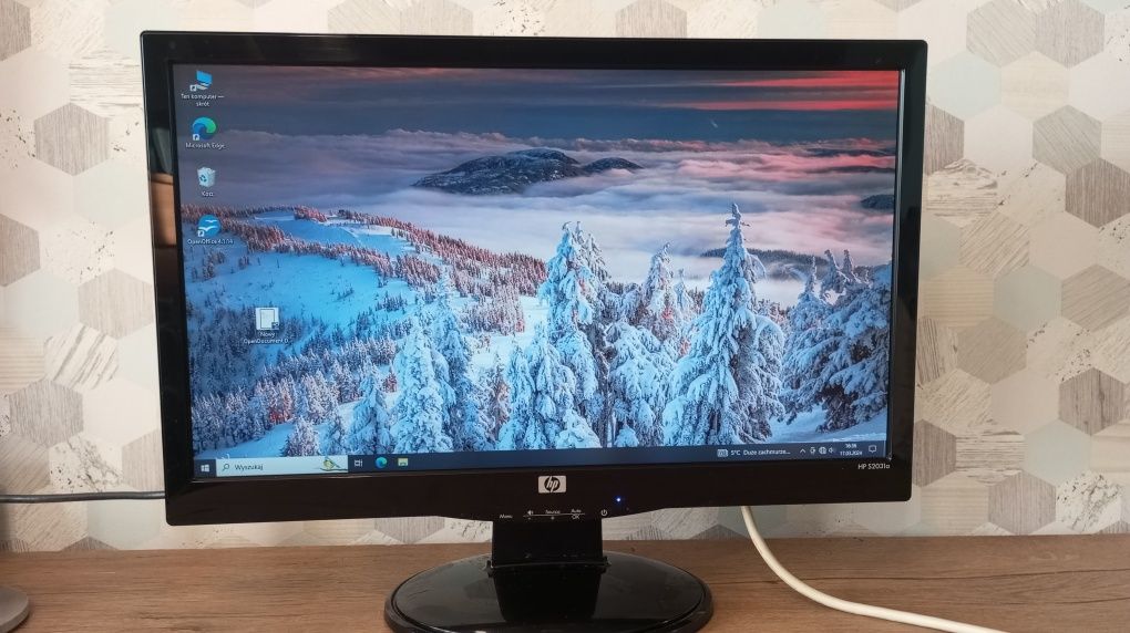 Monitor HP S2031a wraz z okablowaniem