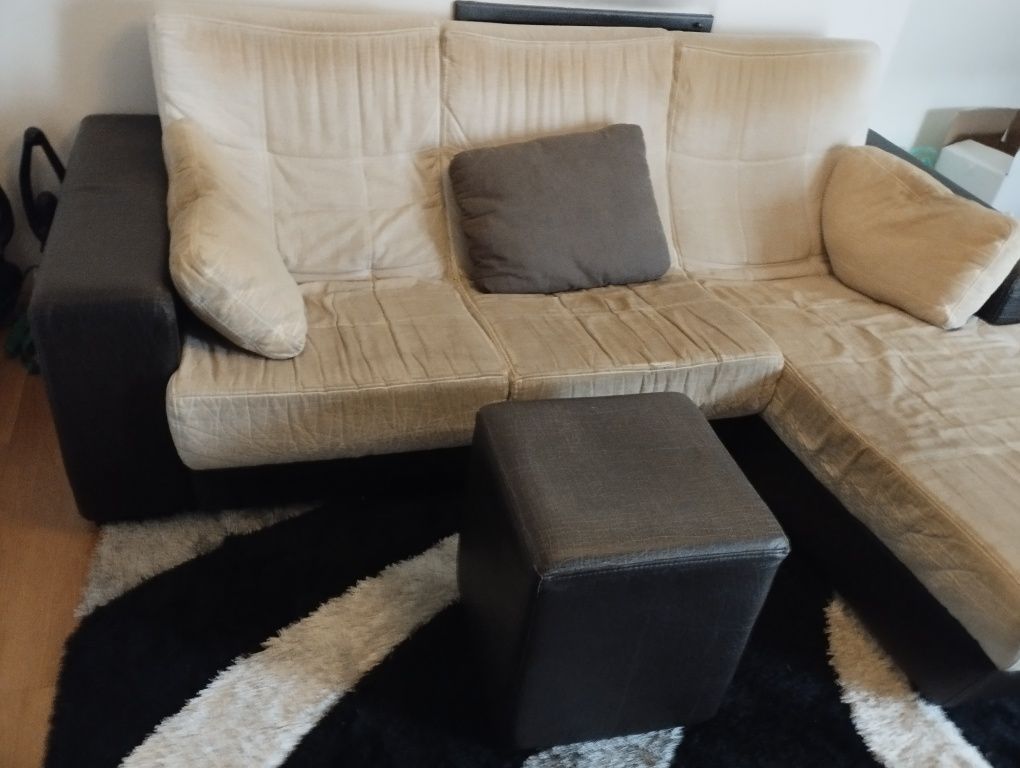 Sofá com chaise longue
