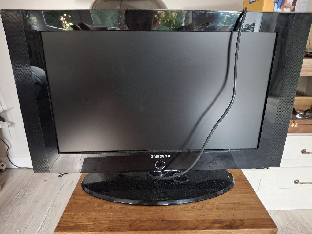 Telewizor samsung 26"
