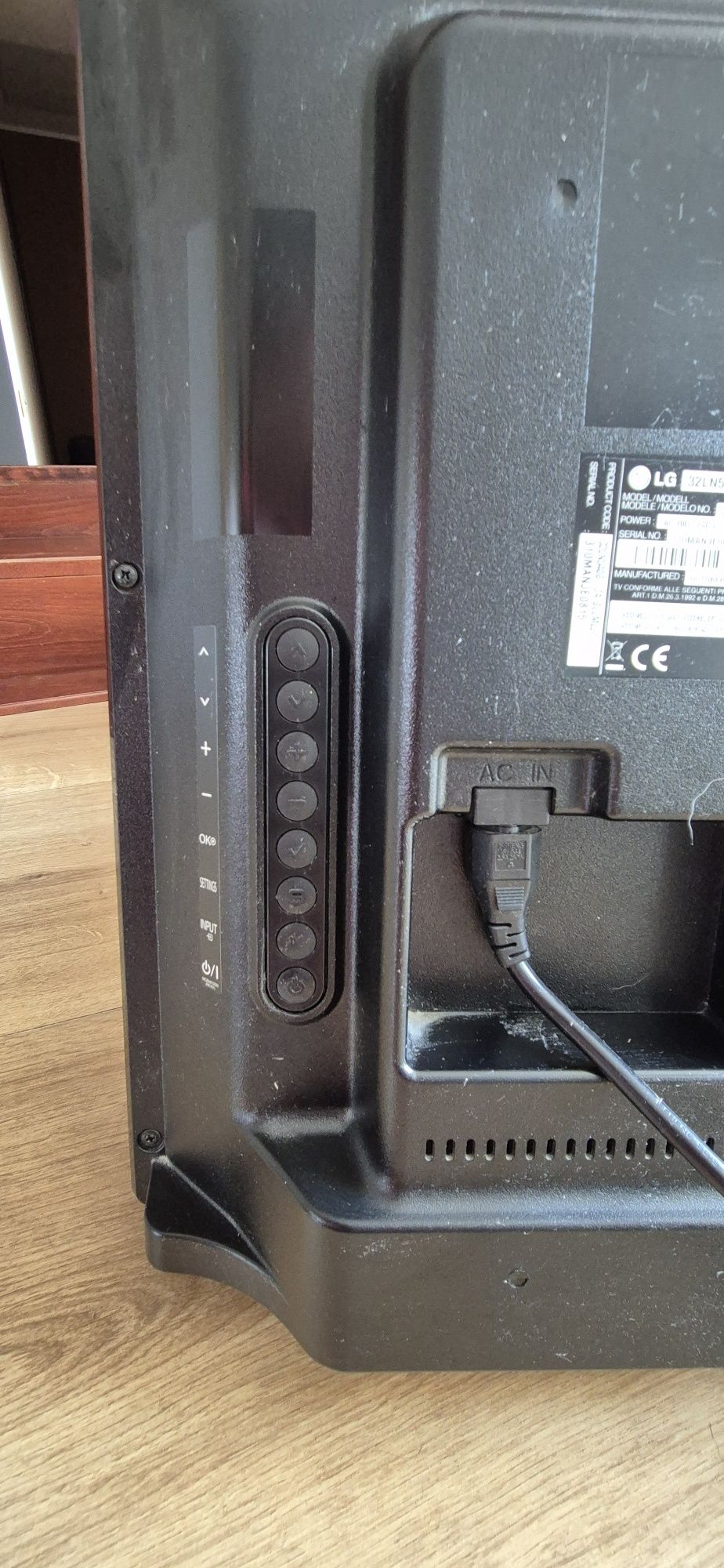 LG telewizor 32 cale.